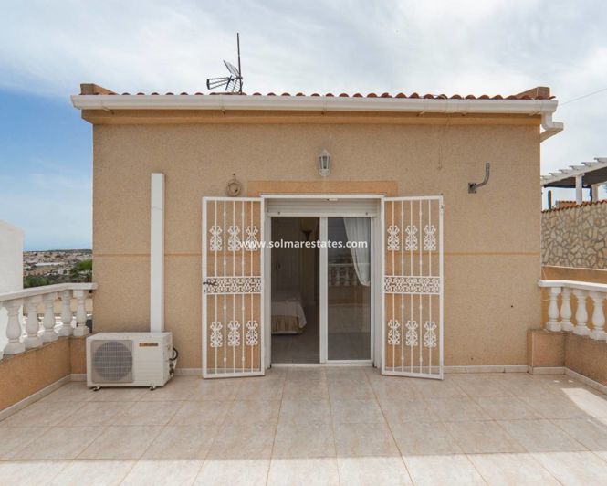 Image No.30-5 Bed Villa for sale