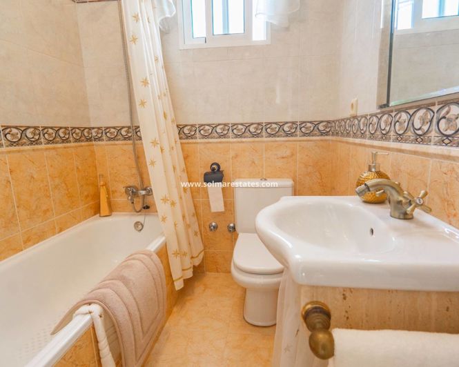 Image No.36-5 Bed Villa for sale