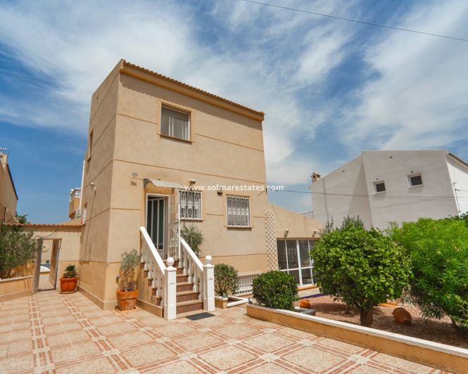 Image No.4-5 Bed Villa for sale