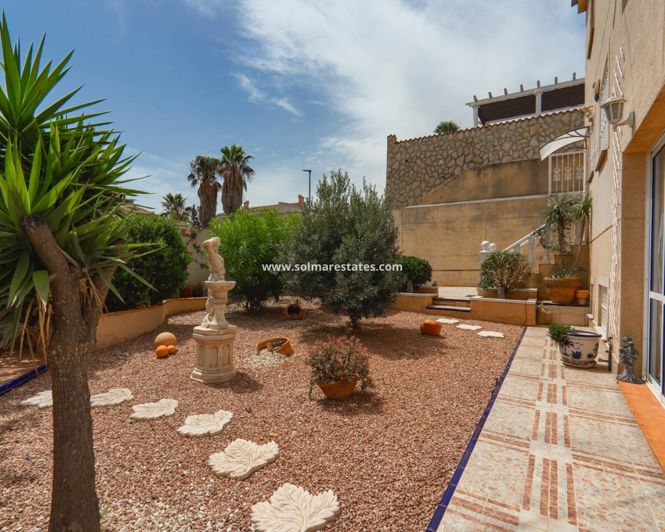 Image No.48-5 Bed Villa for sale