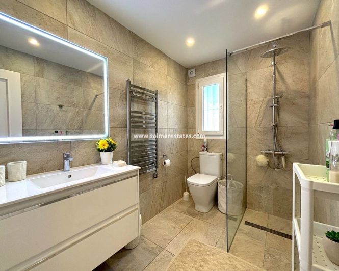 Image No.12-3 Bed Villa for sale