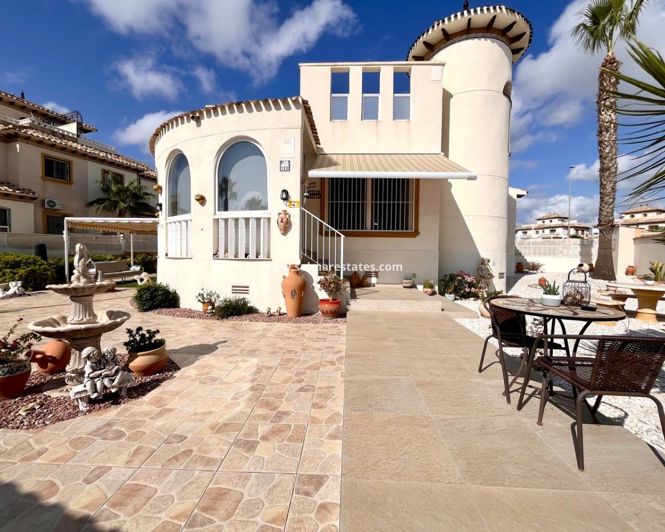 Image No.1-2 Bed Villa for sale