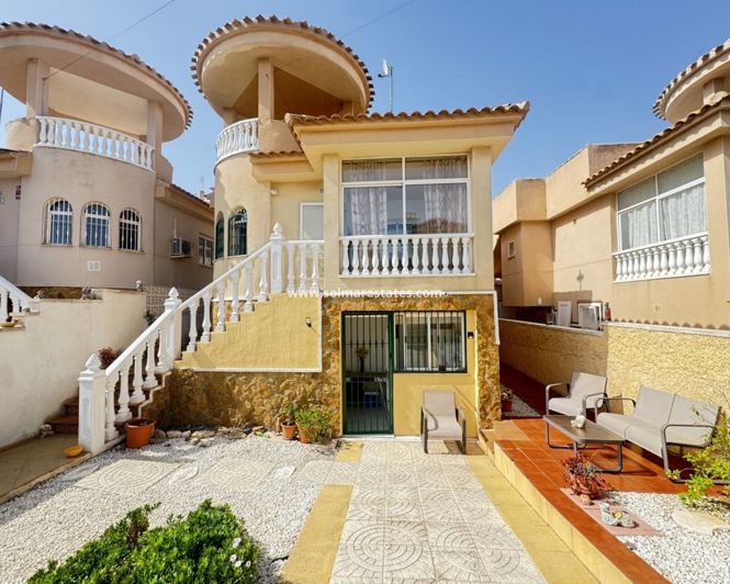 Image No.1-4 Bed Villa for sale