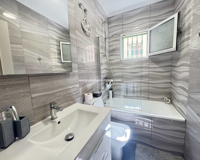 Image No.9-4 Bed Villa for sale