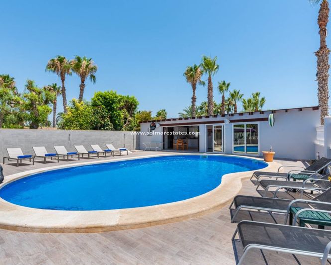 Image No.37-4 Bed Villa for sale