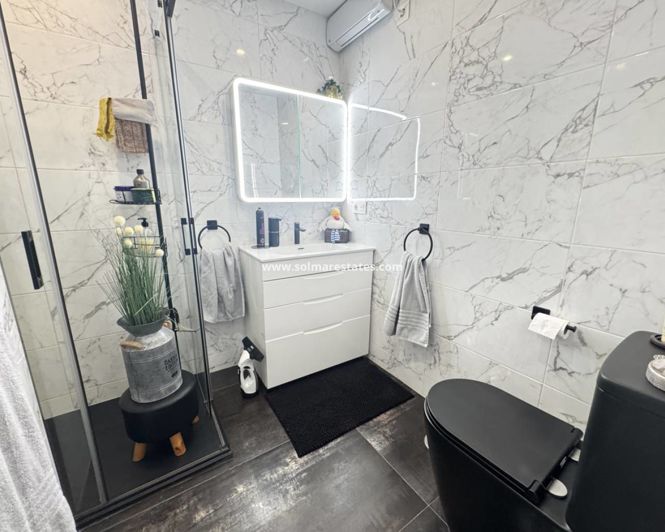 Image No.15-2 Bed Bungalow for sale