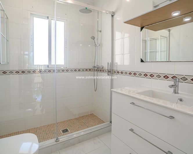 Image No.18-3 Bed Villa for sale