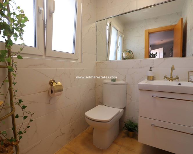 Image No.10-3 Bed House for sale