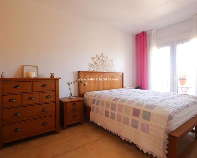 Image No.15-3 Bed House for sale