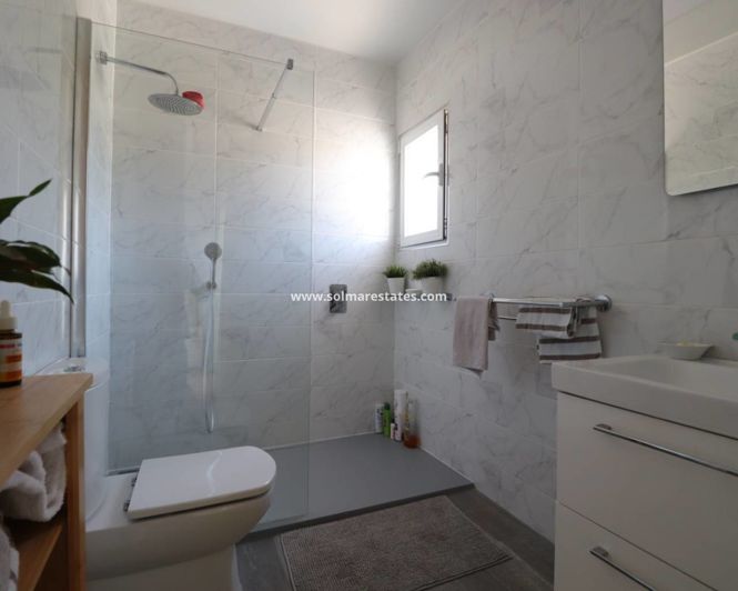 Image No.16-3 Bed House for sale