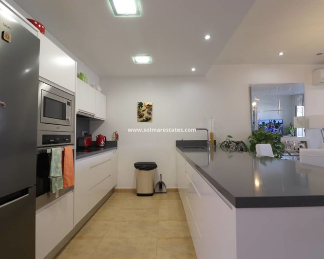 Image No.7-3 Bed House for sale