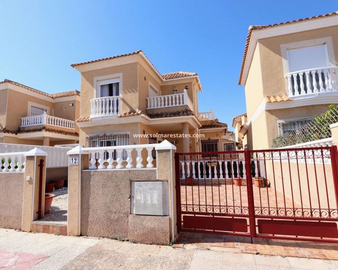 Image No.1-3 Bed Villa for sale