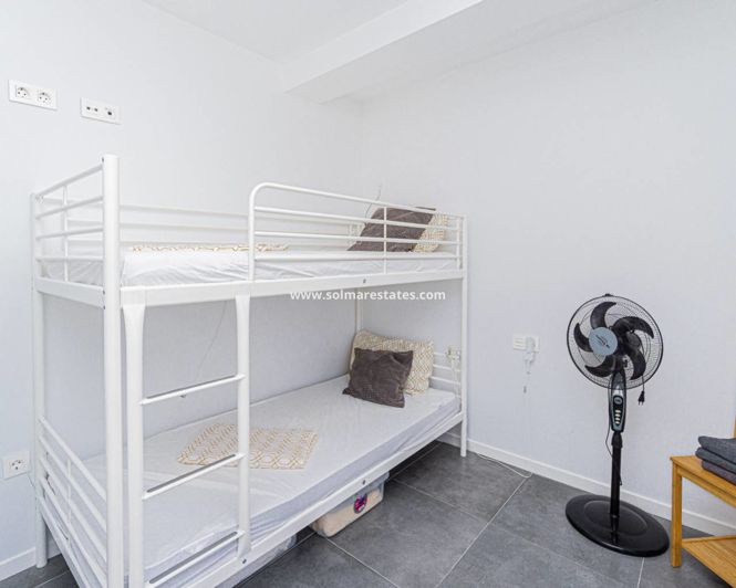 Image No.24-3 Bed Apartment for sale