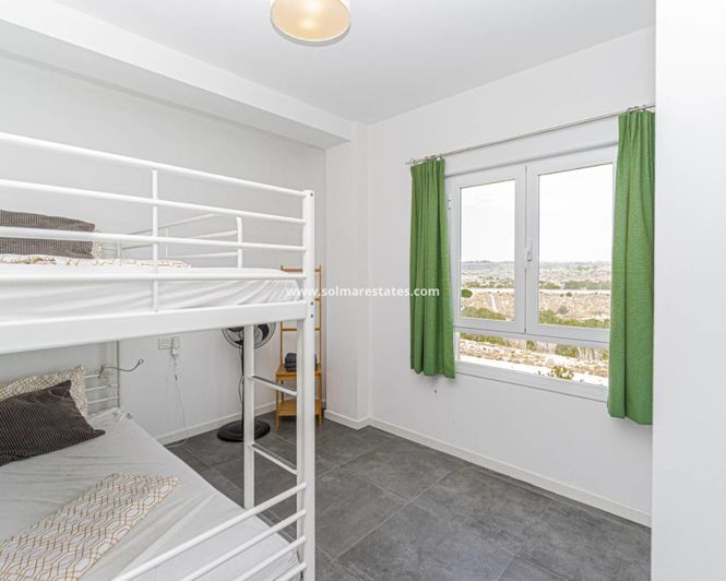 Image No.25-3 Bed Apartment for sale