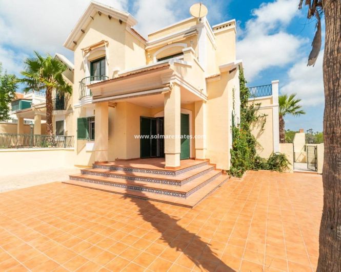 Image No.1-3 Bed Villa for sale
