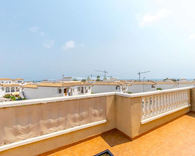 Image No.26-3 Bed Townhouse for sale