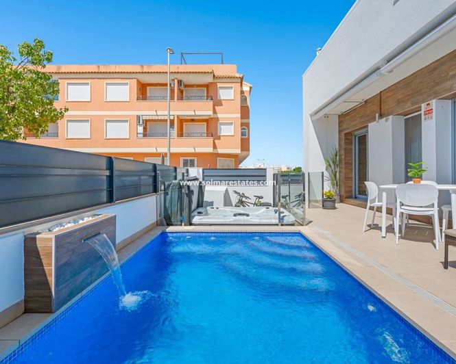 Image No.1-3 Bed Townhouse for sale