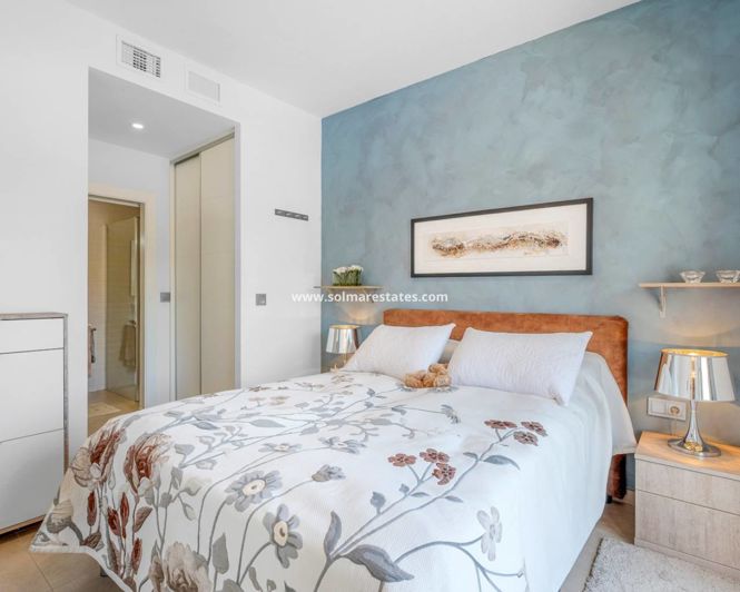 Image No.17-3 Bed Townhouse for sale