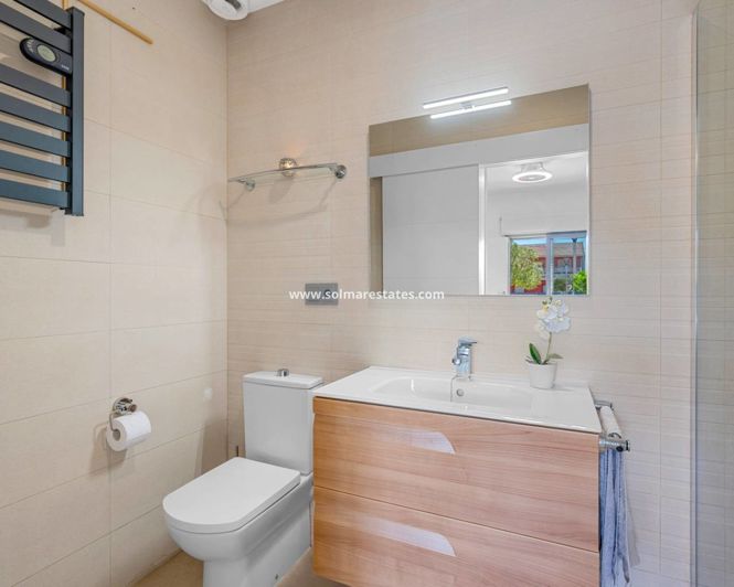 Image No.21-3 Bed Townhouse for sale