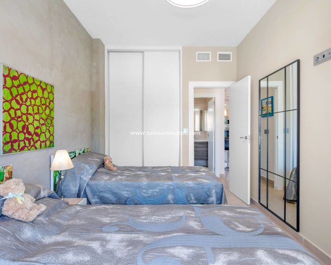 Image No.25-3 Bed Townhouse for sale