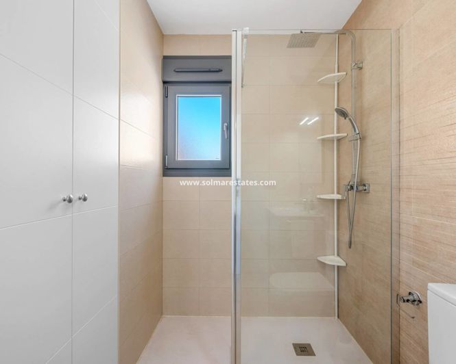 Image No.27-3 Bed Townhouse for sale