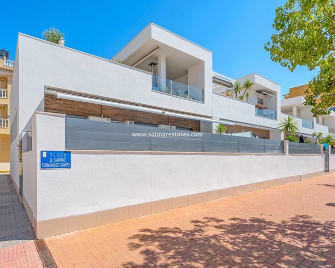 Image No.42-3 Bed Townhouse for sale