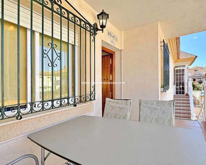 Image No.25-2 Bed Apartment for sale