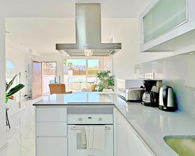 Image No.11-3 Bed Townhouse for sale