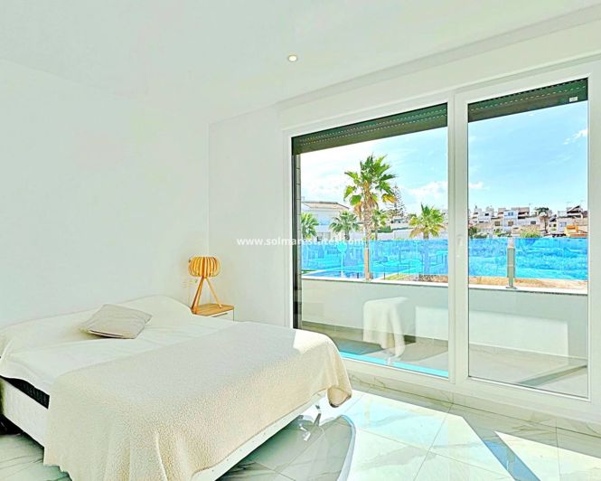 Image No.15-3 Bed Townhouse for sale