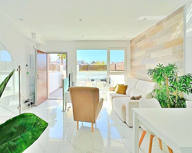 Image No.8-3 Bed Townhouse for sale