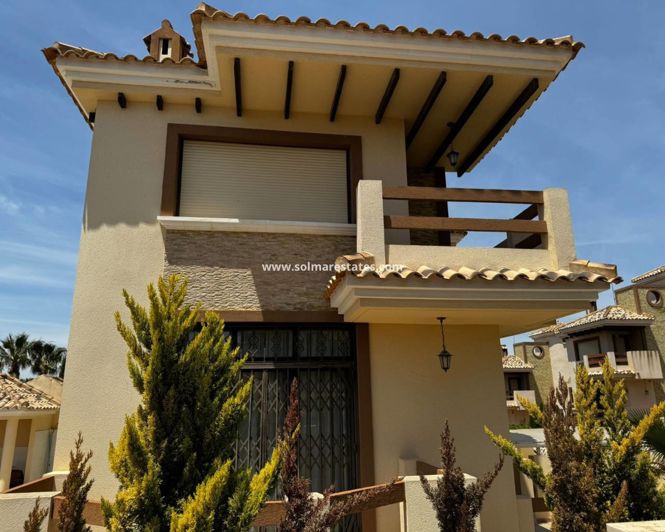 Image No.2-4 Bed Villa for sale