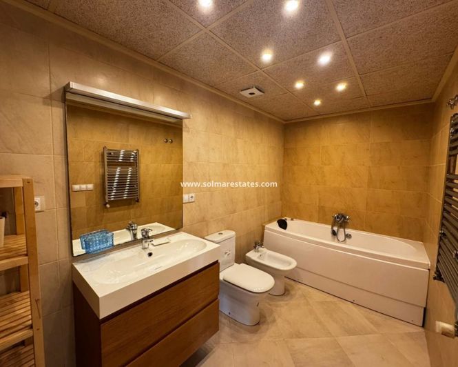 Image No.17-4 Bed Villa for sale