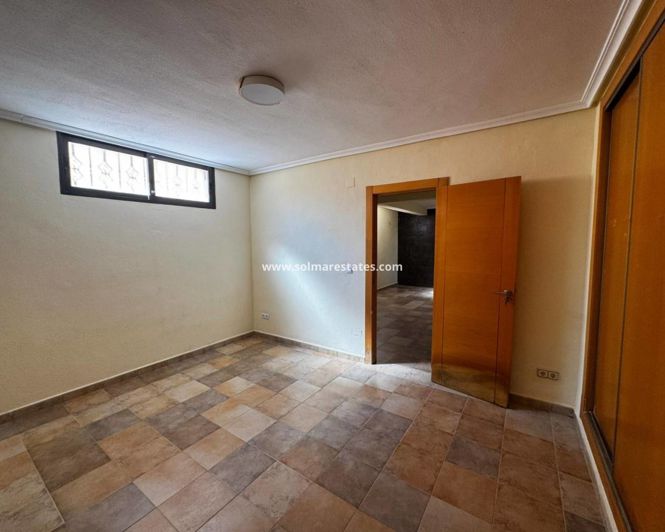 Image No.18-4 Bed Villa for sale