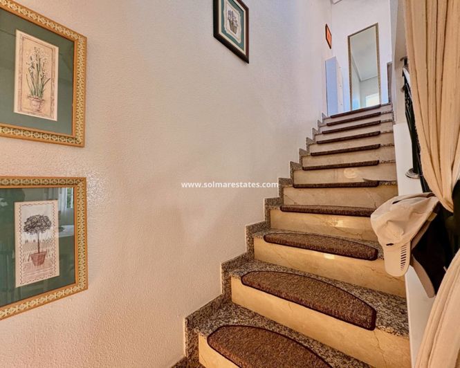 Image No.10-3 Bed House for sale