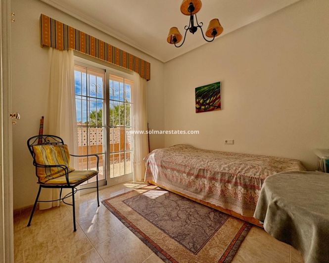 Image No.14-3 Bed House for sale