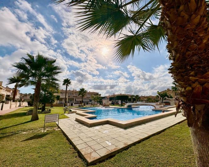 Image No.18-3 Bed House for sale