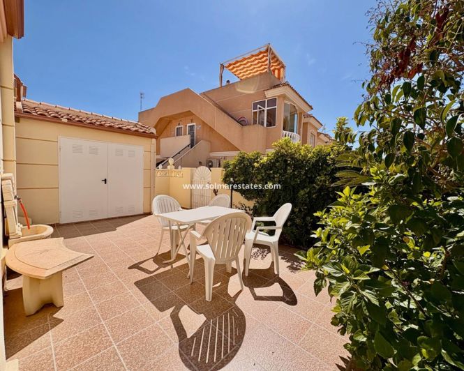 Image No.21-3 Bed House for sale