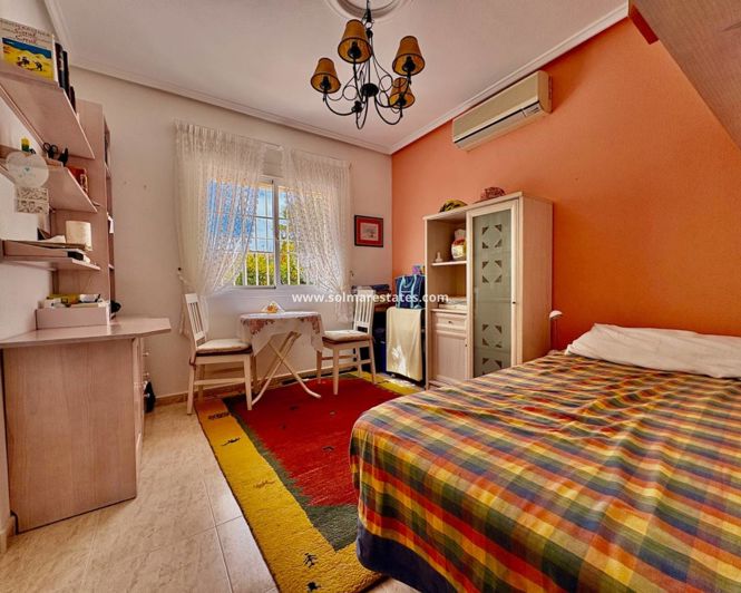 Image No.7-3 Bed House for sale