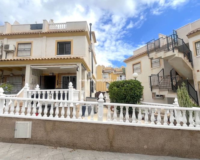 Image No.1-2 Bed House for sale