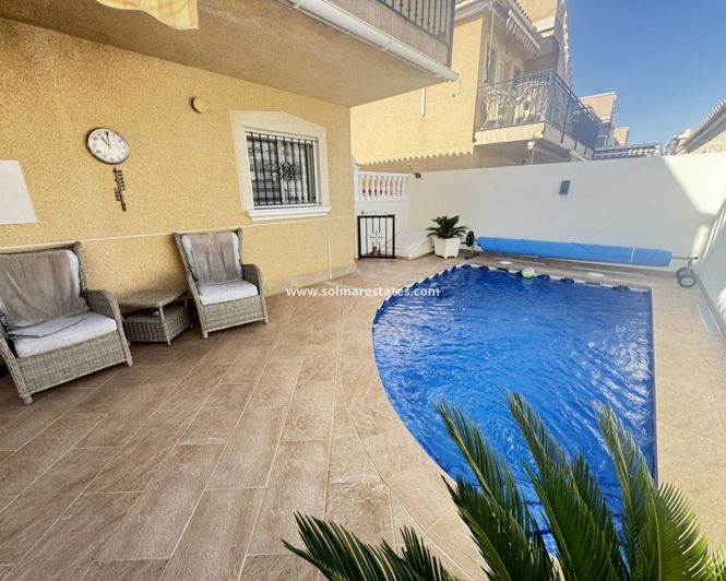 Image No.2-4 Bed Villa for sale