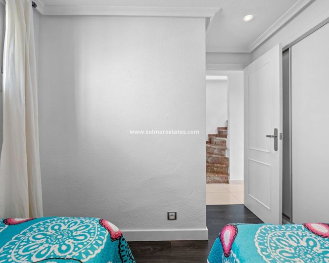 Image No.23-3 Bed Apartment for sale