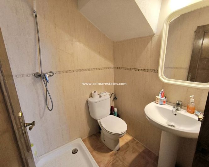 Image No.15-3 Bed House for sale