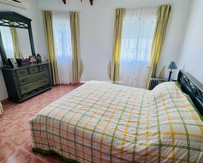 Image No.17-3 Bed House for sale