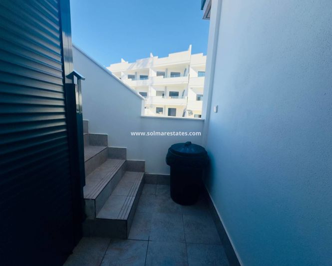 Image No.38-2 Bed Apartment for sale