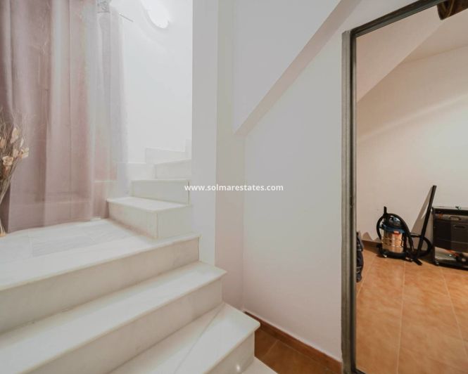 Image No.25-3 Bed Apartment for sale