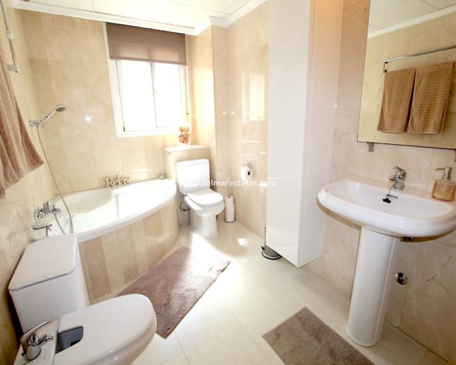 Image No.23-2 Bed House for sale