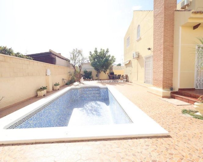 Image No.18-4 Bed Villa for sale