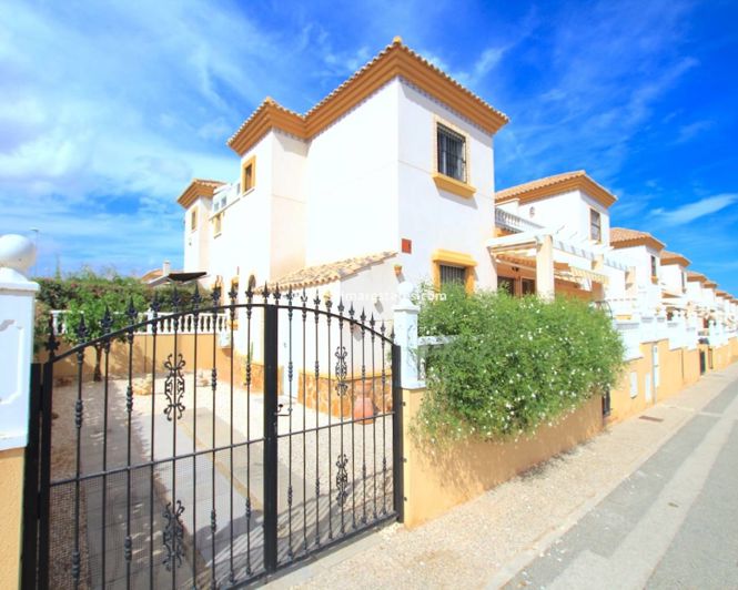 Image No.1-3 Bed Townhouse for sale