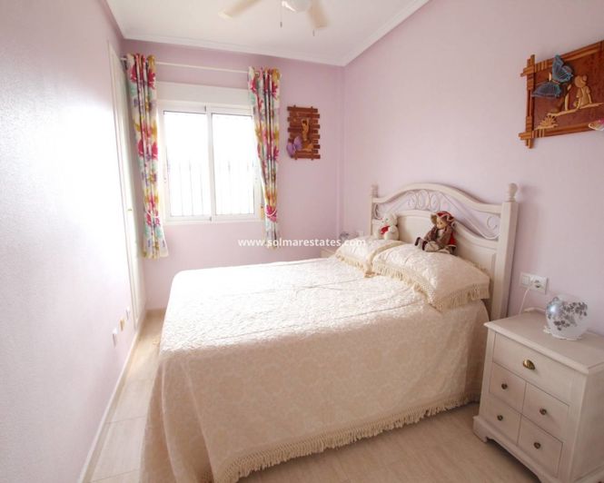 Image No.26-3 Bed Townhouse for sale