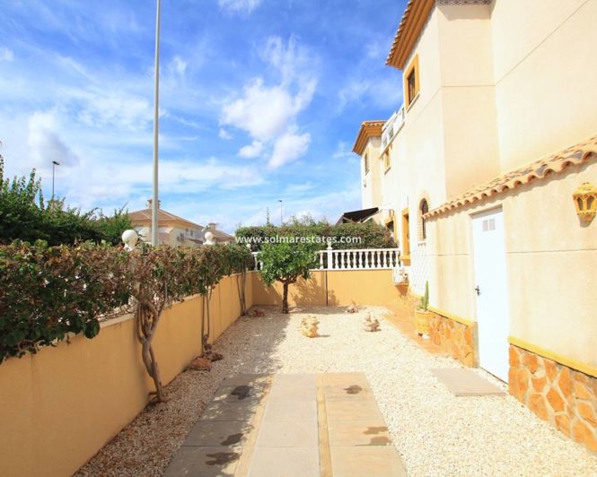 Image No.8-3 Bed Townhouse for sale